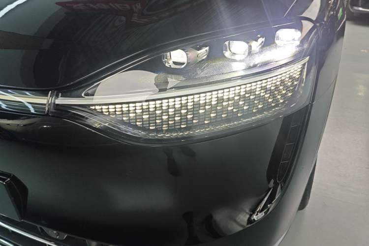 Used Hima AITO M9 2024 Range-Extended Max Edition 42 kWh 6-Seater Version Left Front Headlight