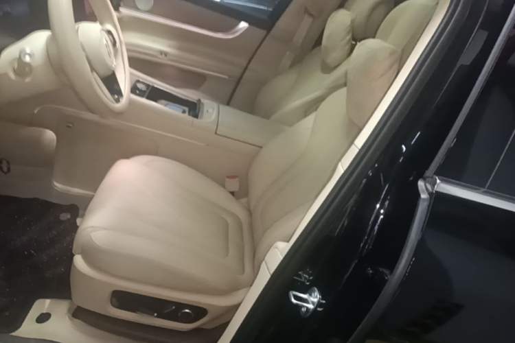 Used Hima AITO M9 2024 All-Electric Max Version 100 kWh 6-Seater Left Front Seat