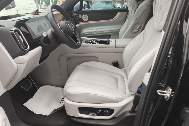 Used Hima AITO M9 2024 Range-Extended Ultra Version 52 kWh 6-Seater Model Left Front Seat