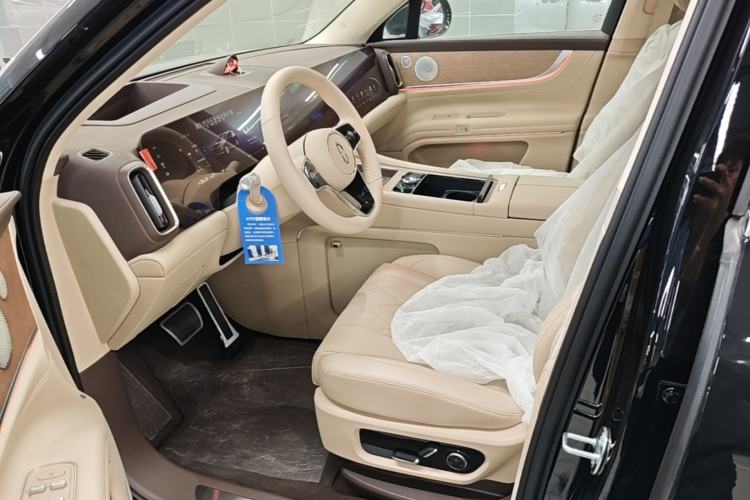 Used Hima AITO M9 2024 Range-Extended Ultra Version 42 kWh 6-Seater Model Left Front Seat