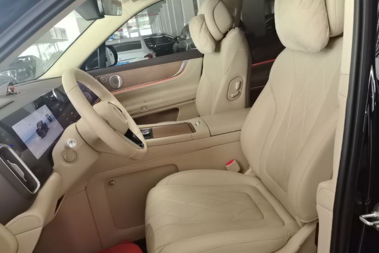 Used Hima AITO M9 2024 Range-Extended Ultra Version 42 kWh 6-Seater Model Left Front Seat