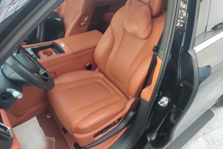 Used Hima AITO M9 2024 Range-Extended Ultra Version 42 kWh 6-Seater Model Left Front Seat