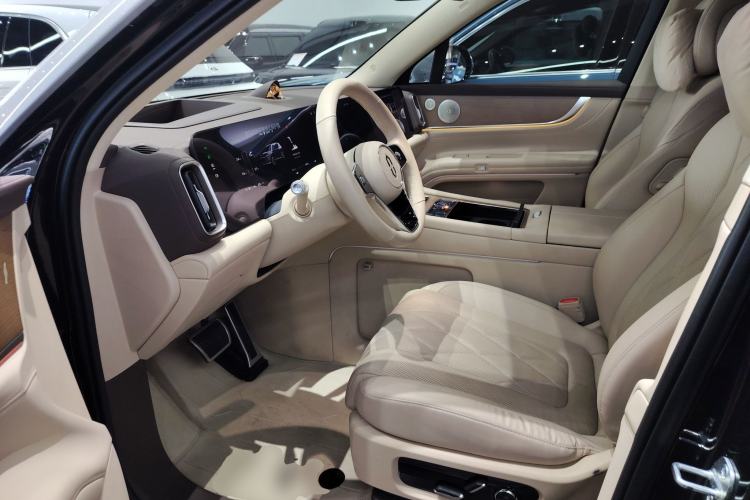 Used Hima AITO M9 2024 All-Electric Ultra Version 100 kWh 6-Seater Model Left Front Seat