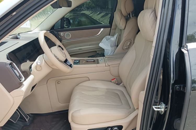 Used Hima AITO M9 2024 Range-Extended Ultra Version 52 kWh 6-Seater Model Left Front Seat