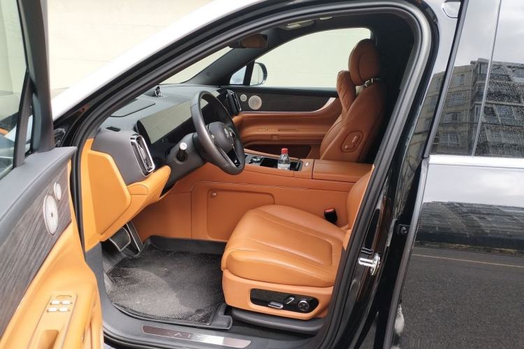 Used Hima AITO M9 2024 All-Electric Ultra Version 100 kWh 6-Seater Model Left Front Seat