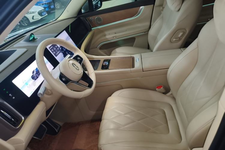 Used Hima AITO M9 2024 Range-Extended Ultra Version 42 kWh 6-Seater Model Left Front Seat