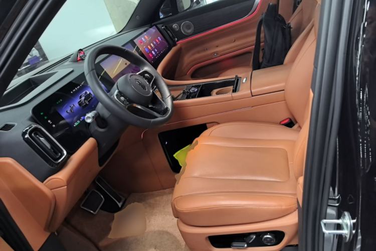 Used Hima AITO M9 2024 Range-Extended Max Edition 42 kWh 6-Seater Version Left Front Seat
