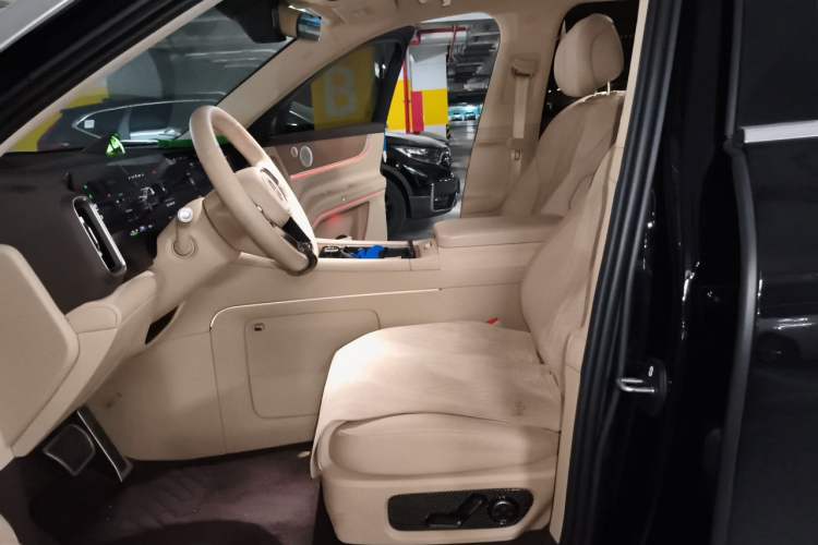Used Hima AITO M9 2024 Range-Extended Ultra Version 42 kWh 6-Seater Model Left Front Seat