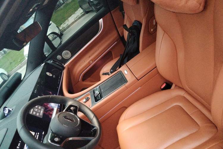 Used Hima AITO M9 2024 Range-Extended Ultra Version 52 kWh 6-Seater Model Left Front Seat