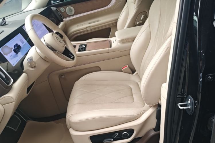 Used Hima AITO M9 2024 Range-Extended Ultra Version 42 kWh 6-Seater Model Left Front Seat