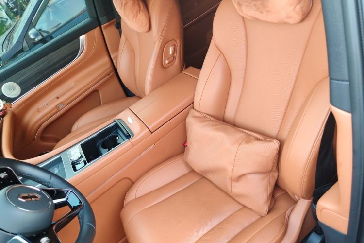 Used Hima AITO M9 2024 Range-Extended Ultra Version 52 kWh 5-Seater Model Left Front Seat