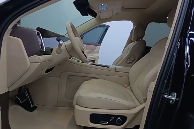 Used Hima AITO M9 2024 Range-Extended Ultra Version 42 kWh 6-Seater Model Left Front Seat