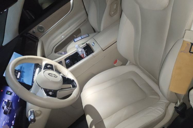 Used Hima AITO M9 2024 Range-Extended Ultra Version 42 kWh 6-Seater Model Left Front Seat