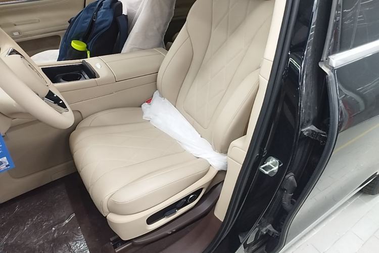 Used Hima AITO M9 2024 Range-Extended Ultra Version 42 kWh 6-Seater Model Left Front Seat