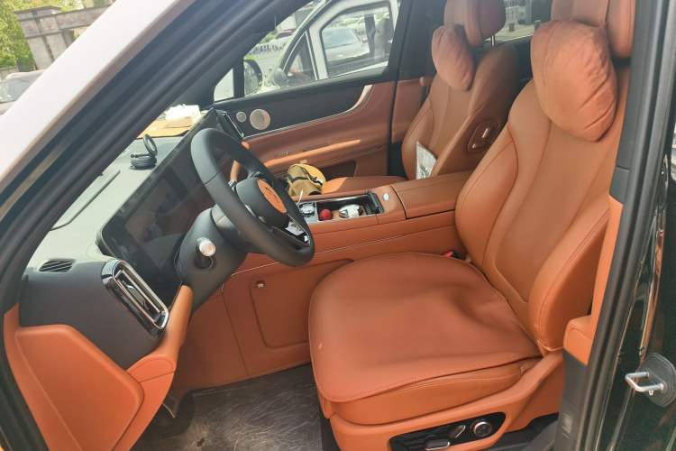Used Hima AITO M9 2024 Range-Extended Ultra Version 52 kWh 5-Seater Model Left Front Seat