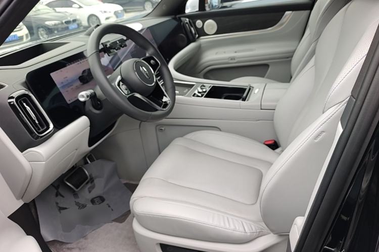Used Hima AITO M9 2024 All-Electric Ultra Version 100 kWh 6-Seater Model Left Front Seat