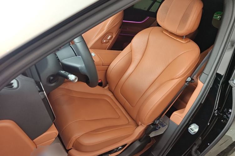 Used Hima AITO M9 2024 Range-Extended Max Edition 42 kWh 6-Seater Version Left Front Seat