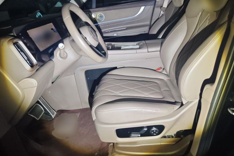 Used Hima AITO M9 2024 Range-Extended Ultra Version 52 kWh 5-Seater Model Left Front Seat