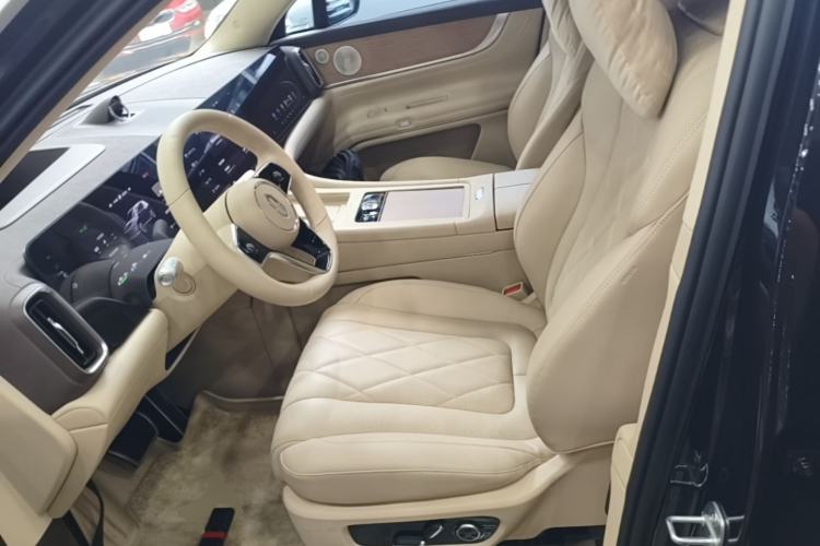 Used Hima AITO M9 2024 Range-Extended Ultra Version 42 kWh 6-Seater Model Left Front Seat