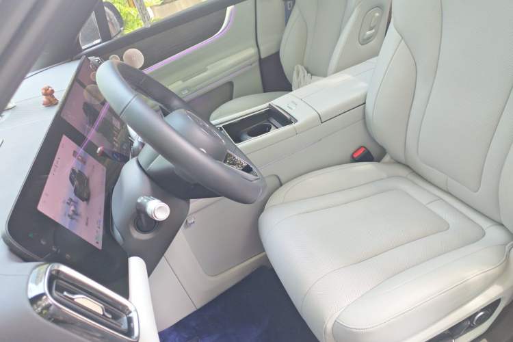 Used Hima AITO M9 2024 Range-Extended Max Edition 42 kWh 6-Seater Version Left Front Seat
