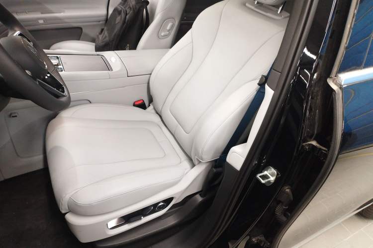 Used Hima AITO M9 2024 Range-Extended Ultra Version 42 kWh 6-Seater Model Left Front Seat