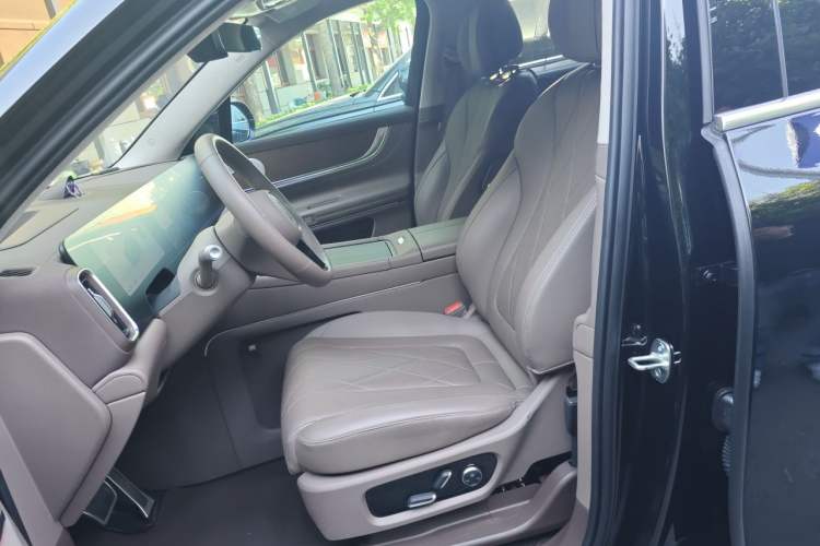 Used Hima AITO M9 2024 Range-Extended Ultra Version 52 kWh 6-Seater Model Left Front Seat