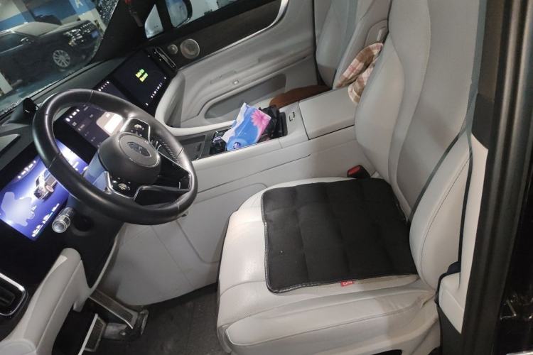 Used Hima AITO M9 2024 Range-Extended Ultra Version 42 kWh 6-Seater Model Left Front Seat