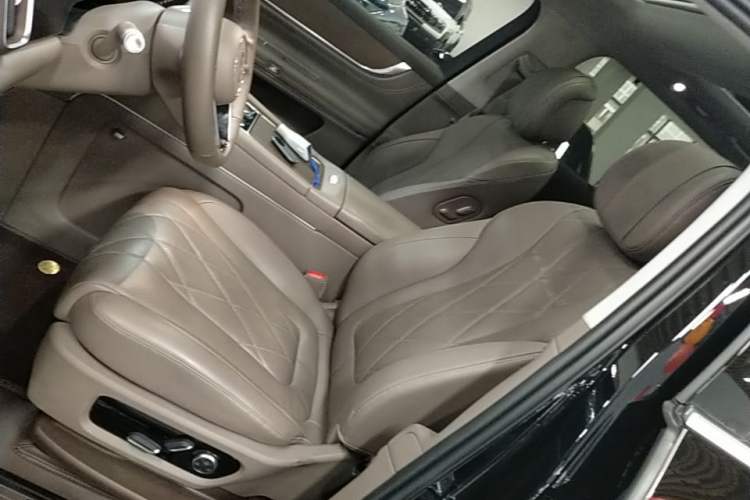 Used Hima AITO M9 2024 Range-Extended Ultra Version 42 kWh 6-Seater Model Left Front Seat