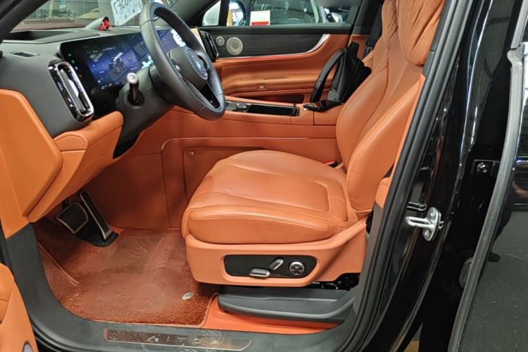 Used Hima AITO M9 2024 Range-Extended Ultra Version 42 kWh 6-Seater Model Left Front Seat