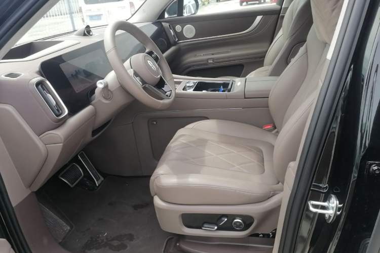Used Hima AITO M9 2024 Range-Extended Ultra Version 52 kWh 6-Seater Model Left Front Seat