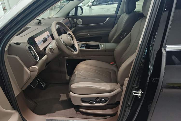 Used Hima AITO M9 2024 Range-Extended Max Edition 52 kWh 6-Seater Version Left Front Seat