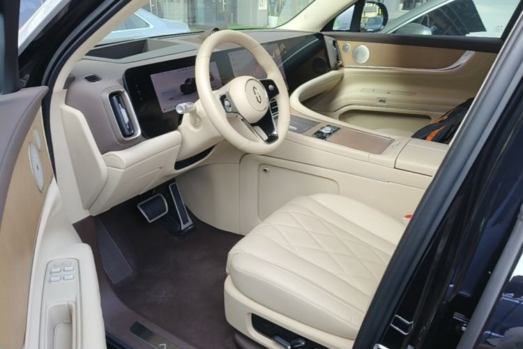 Used Hima AITO M9 2024 Range-Extended Ultra Version 42 kWh 6-Seater Model Left Front Seat