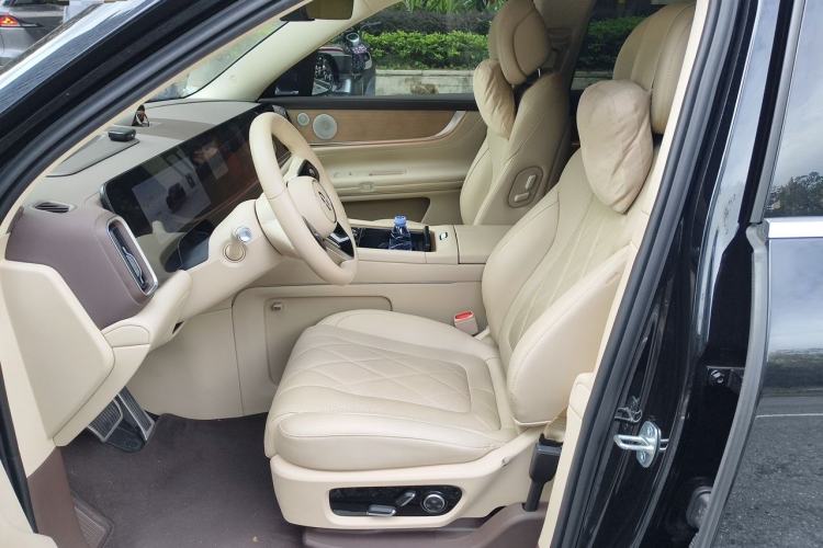 Used Hima AITO M9 2024 Range-Extended Ultra Version 42 kWh 6-Seater Model Left Front Seat