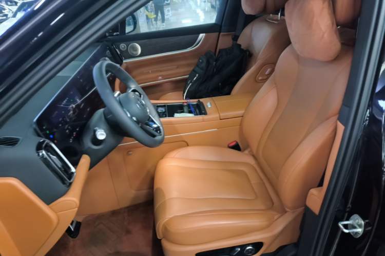 Used Hima AITO M9 2024 Range-Extended Ultra Version 52 kWh 6-Seater Model Left Front Seat