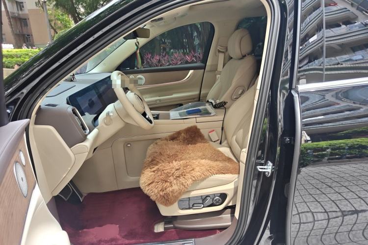 Used Hima AITO M9 2024 Range-Extended Ultra Version 52 kWh 6-Seater Model Left Front Seat
