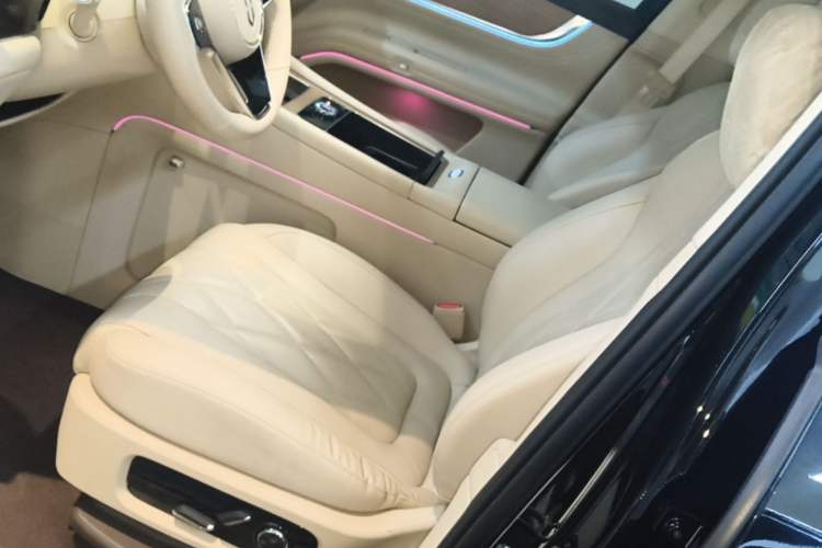 Used Hima AITO M9 2024 All-Electric Ultra Version 100 kWh 6-Seater Model Left Front Seat