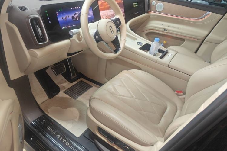 Used Hima AITO M9 2024 Range-Extended Ultra Version 42 kWh 6-Seater Model Left Front Seat