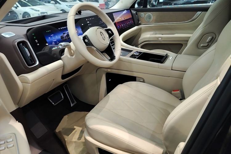 Used Hima AITO M9 2024 Range-Extended Ultra Version 52 kWh 6-Seater Model Left Front Seat