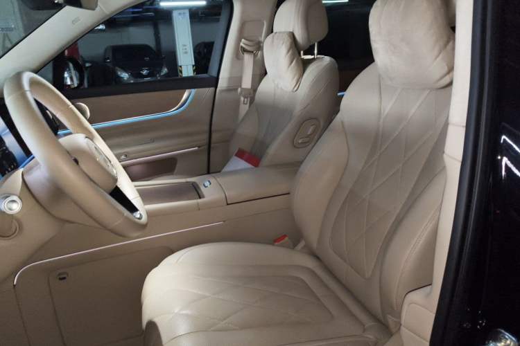 Used Hima AITO M9 2024 Range-Extended Ultra Version 52 kWh 5-Seater Model Left Front Seat