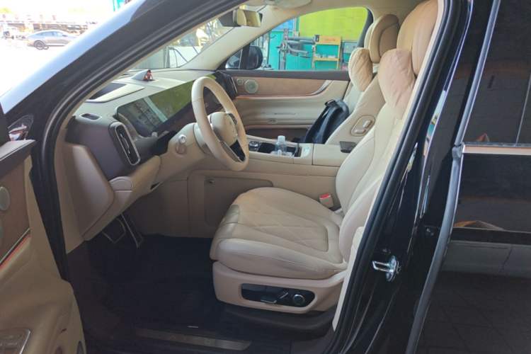 Used Hima AITO M9 2024 Range-Extended Ultra Version 52 kWh 6-Seater Model Left Front Seat