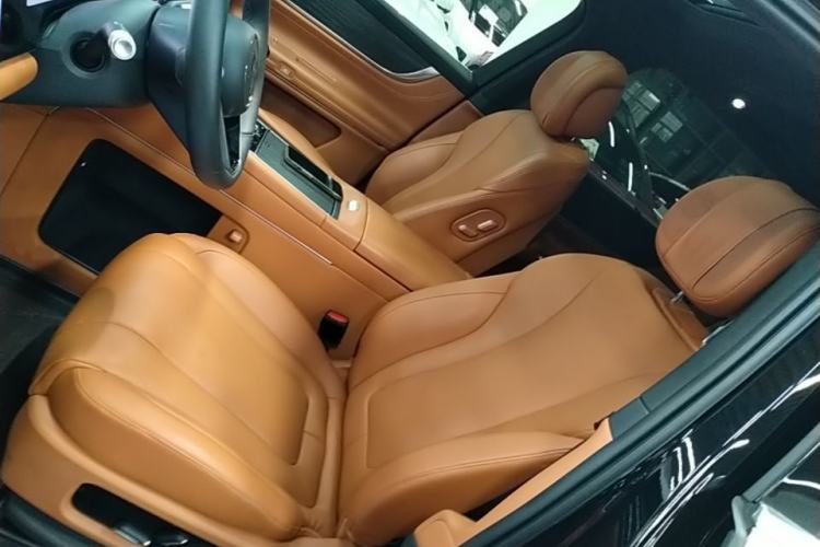 Used Hima AITO M9 2024 Range-Extended Ultra Version 42 kWh 6-Seater Model Left Front Seat