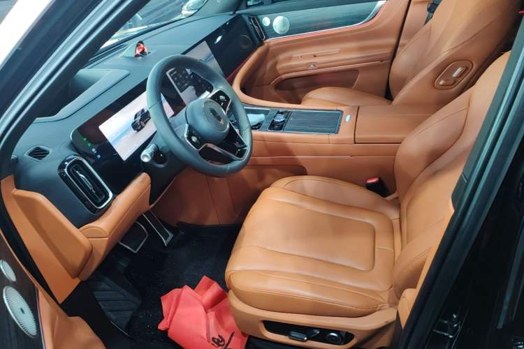 Used Hima AITO M9 2024 Range-Extended Ultra Version 42 kWh 6-Seater Model Left Front Seat