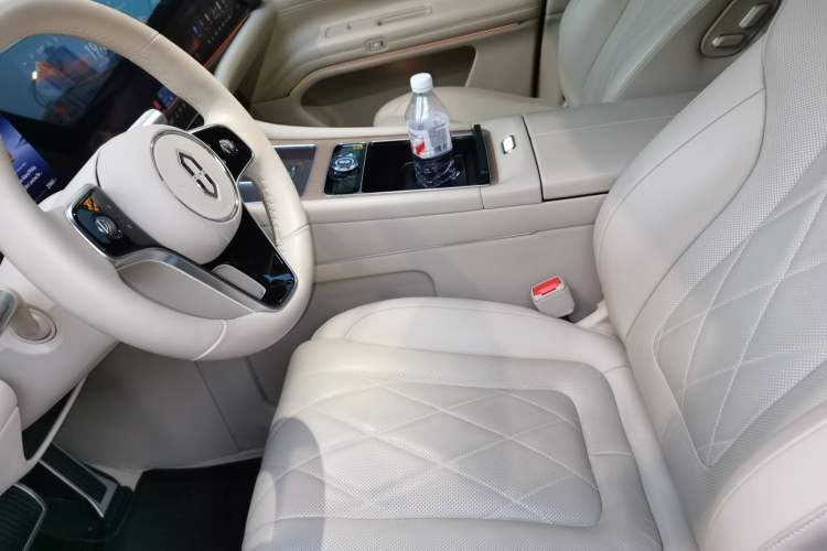 Used Hima AITO M9 2024 Range-Extended Ultra Version 52 kWh 5-Seater Model Left Front Seat