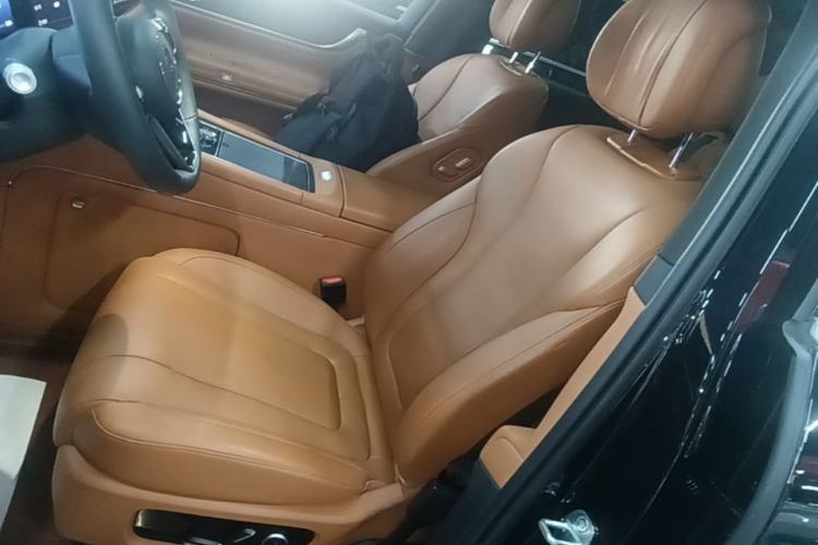Used Hima AITO M9 2024 Range-Extended Ultra Version 42 kWh 6-Seater Model Left Front Seat