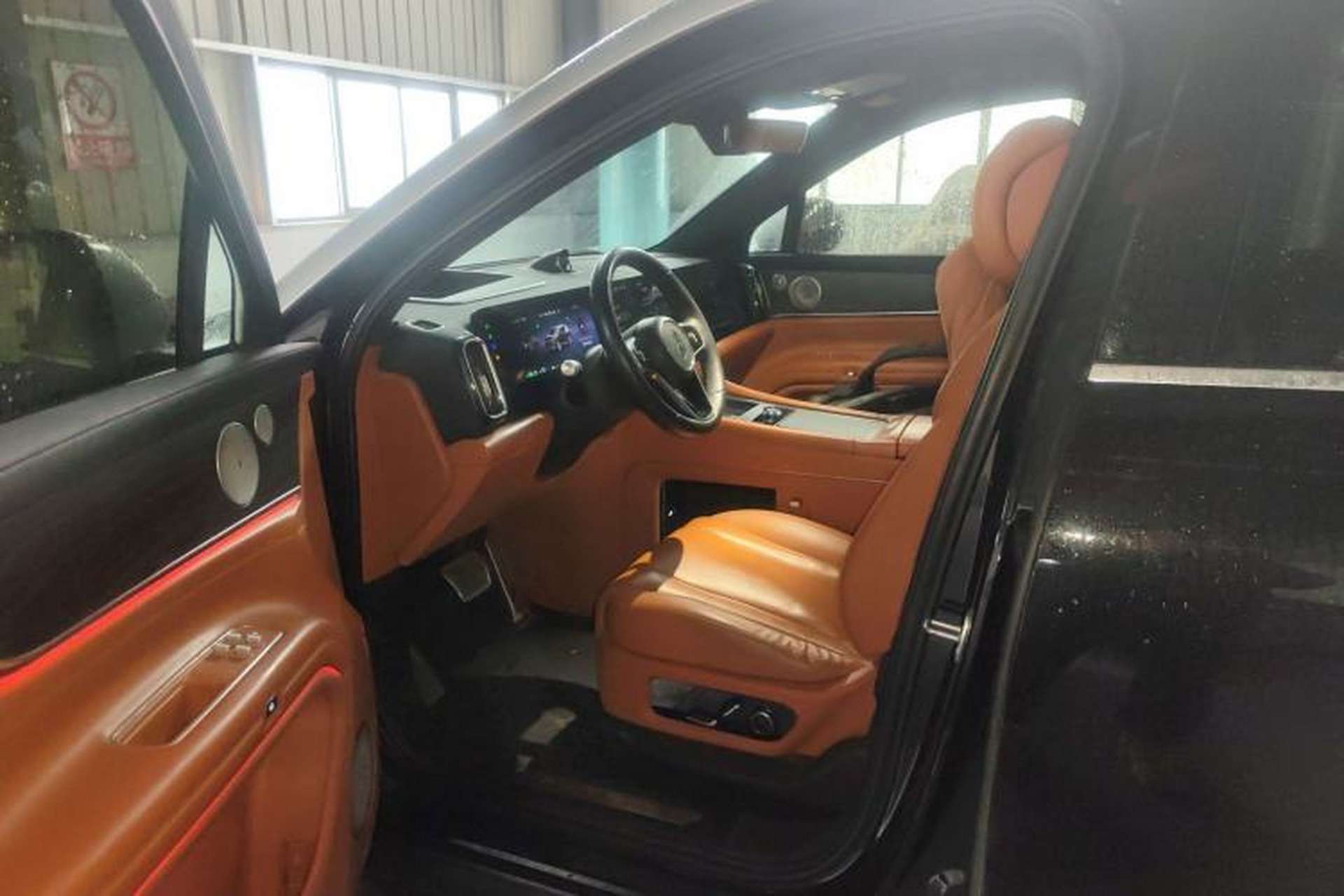 Used Hima AITO M9 2024 Range-Extended Ultra Version 42 kWh 6-Seater Model Left Front Seat
