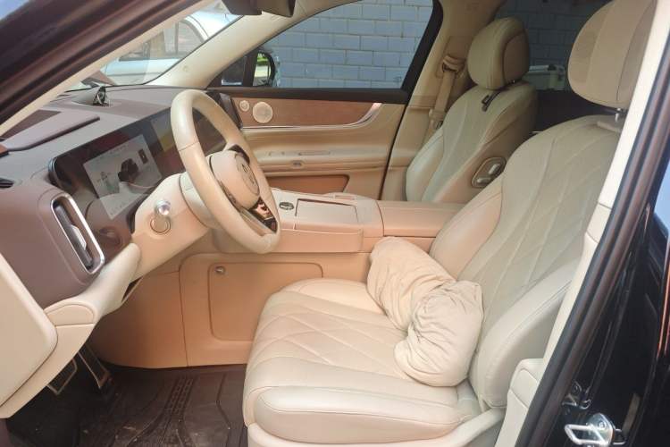 Used Hima AITO M9 2024 Range-Extended Max Edition 52 kWh 6-Seater Version Left Front Seat