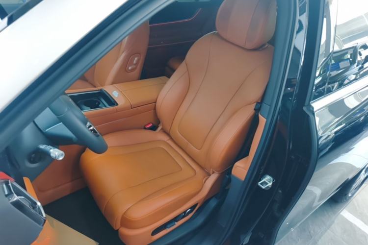 Used Hima AITO M9 2024 Range-Extended Ultra Version 42 kWh 6-Seater Model Left Front Seat