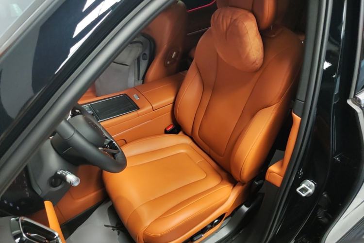 Used Hima AITO M9 2024 Range-Extended Ultra Version 42 kWh 6-Seater Model Left Front Seat