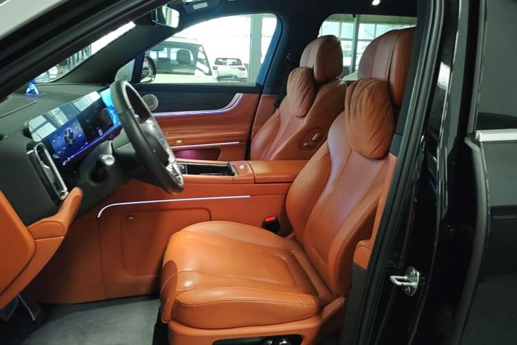 Used Hima AITO M9 2024 Range-Extended Ultra Version 42 kWh 6-Seater Model Left Front Seat