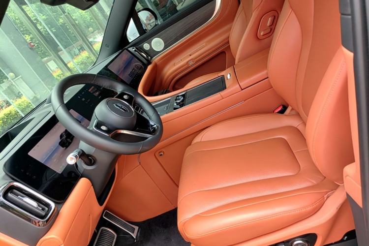 Used Hima AITO M9 2024 Range-Extended Ultra Version 42 kWh 6-Seater Model Left Front Seat